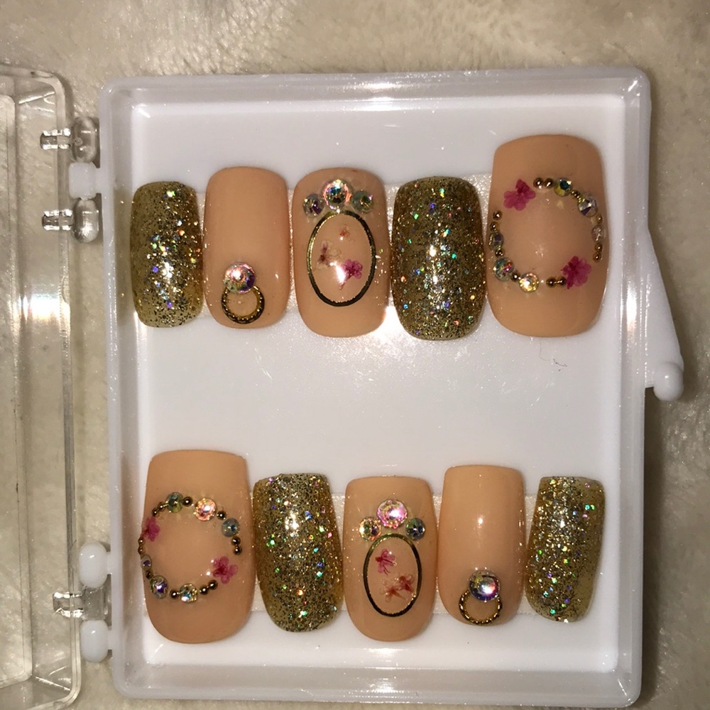 Korean inspired press on nails